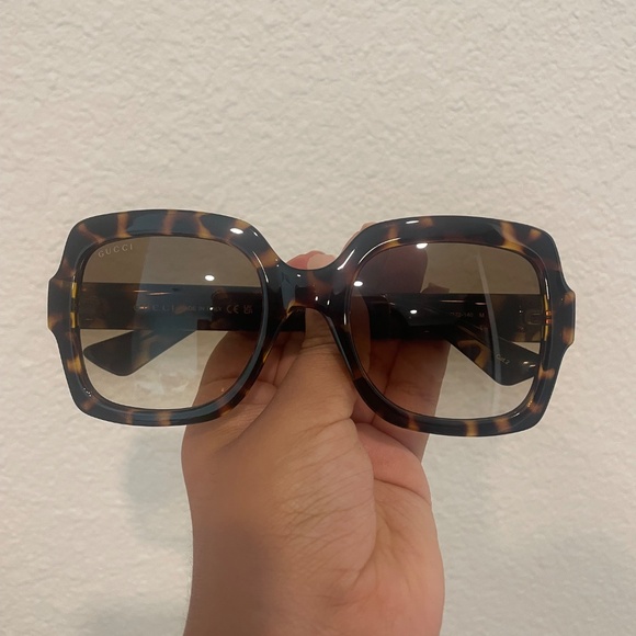 Gucci sunglasses main image 9